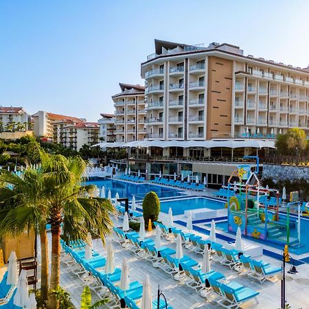 Ramada Resort Kusadasi & Golf Exteriér fotografie