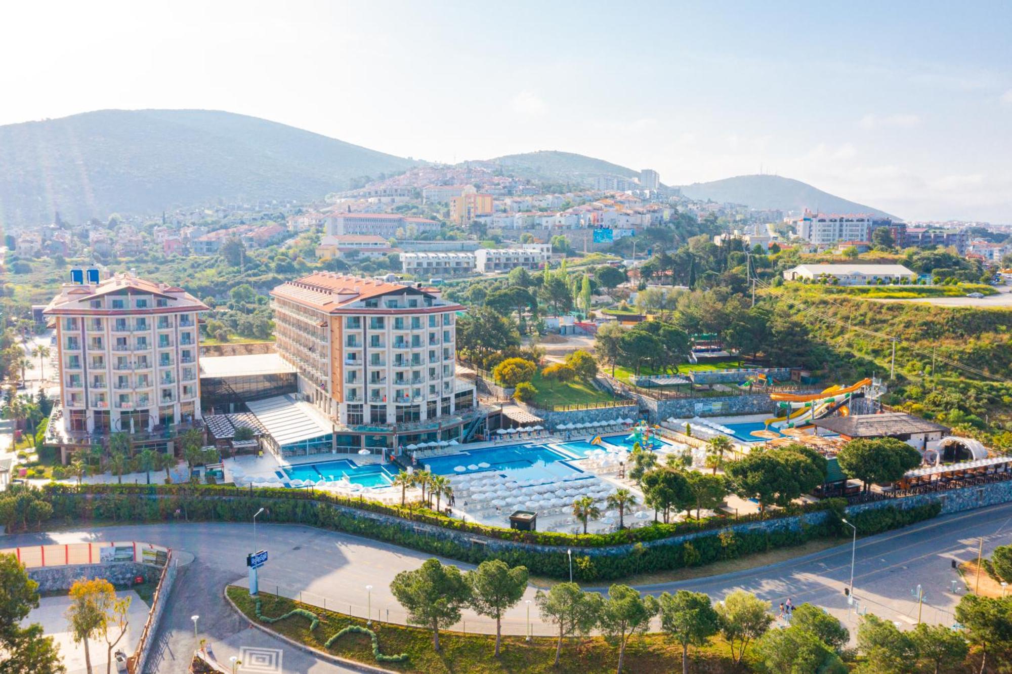Ramada Resort Kusadasi & Golf Exteriér fotografie Adalya Resort