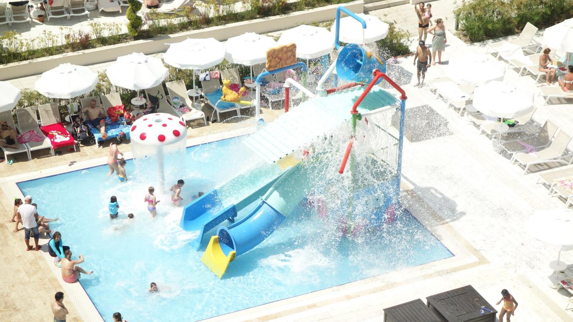 Ramada Resort Kusadasi & Golf Exteriér fotografie Aqua Park